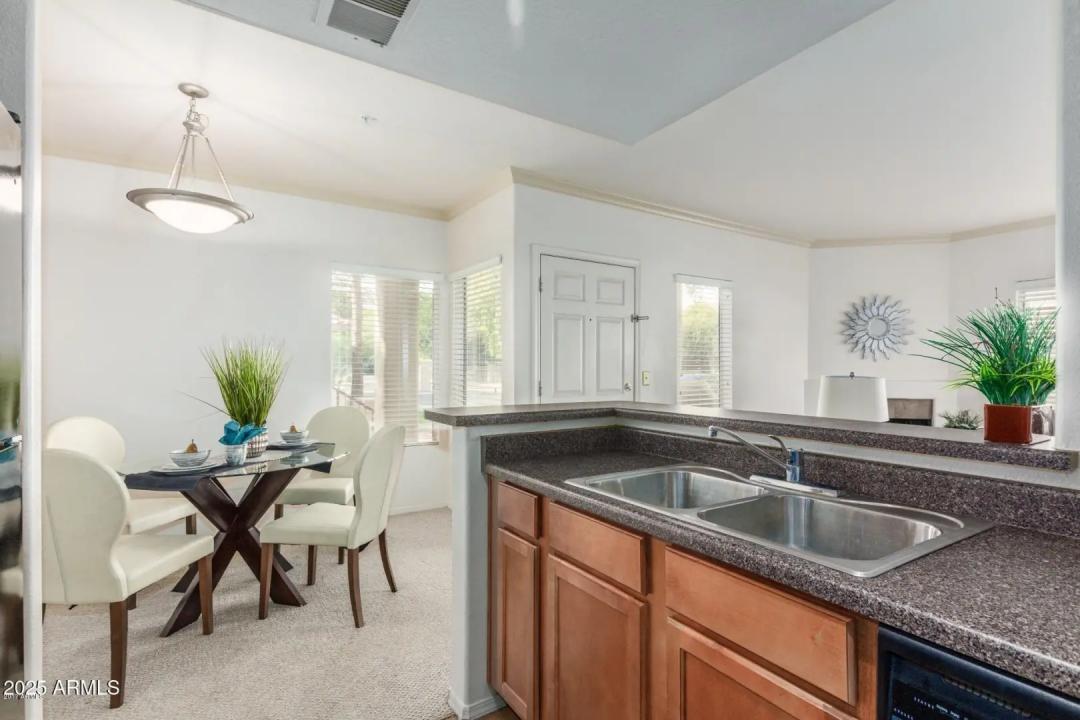 Real Estate Picture 6