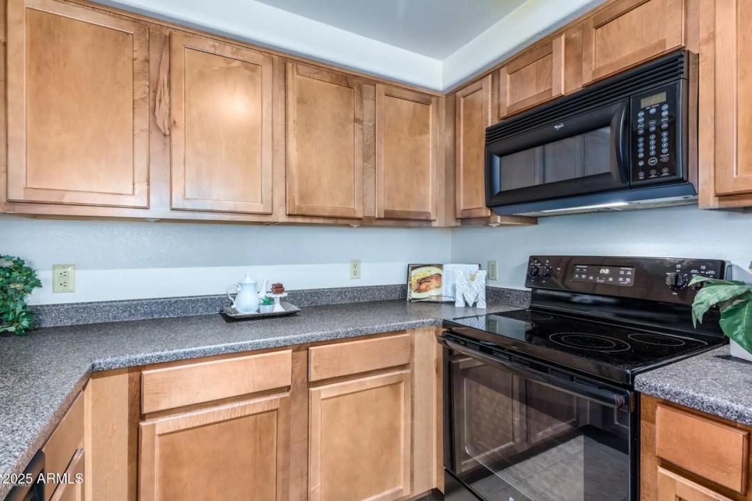 Real Estate Picture 5