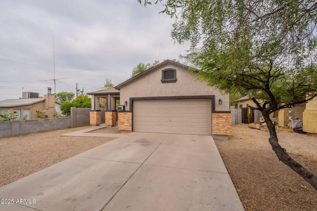 Real Estate Picture 3