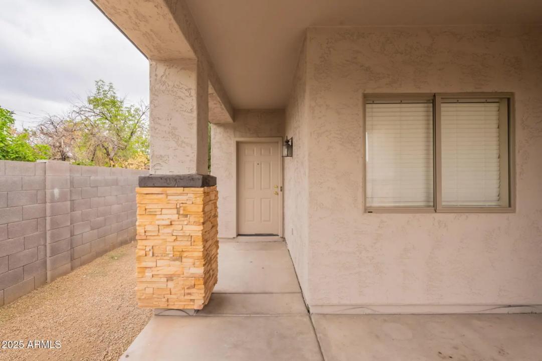 Real Estate Picture 4