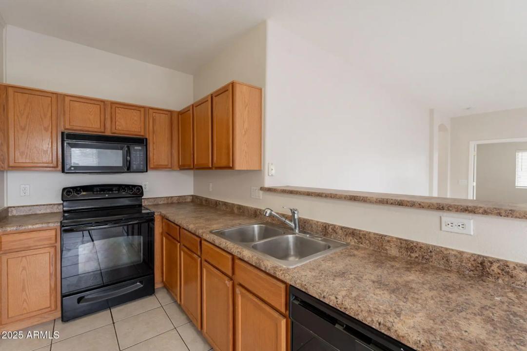 Real Estate Picture 16