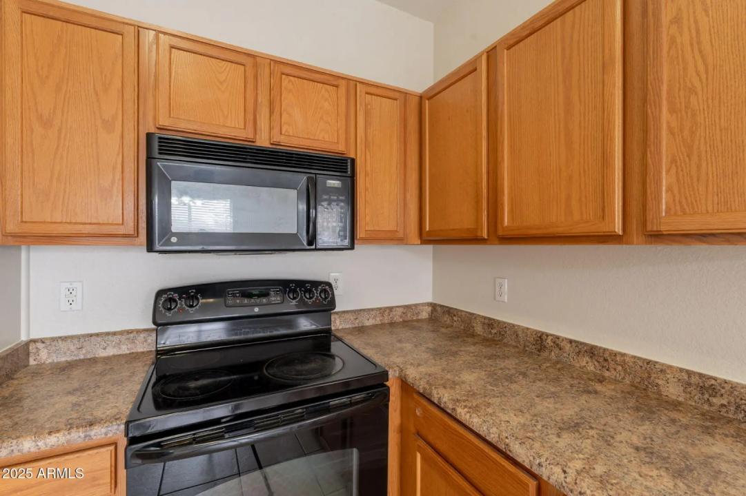 Real Estate Picture 18
