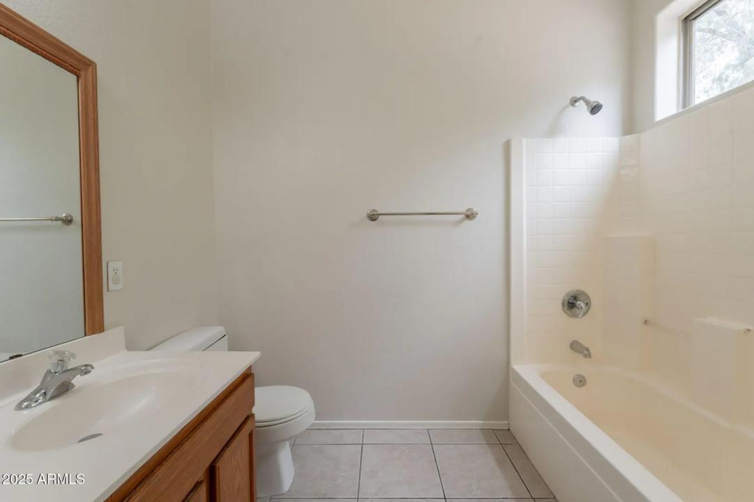 Real Estate Picture 39
