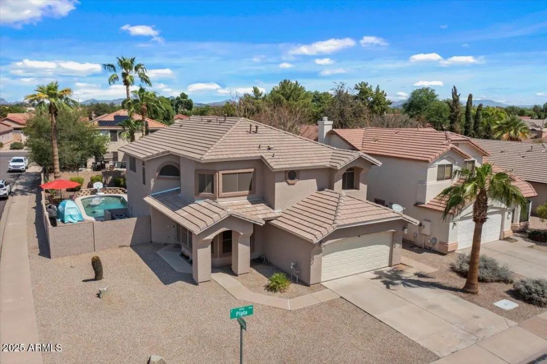 Real Estate Picture 7