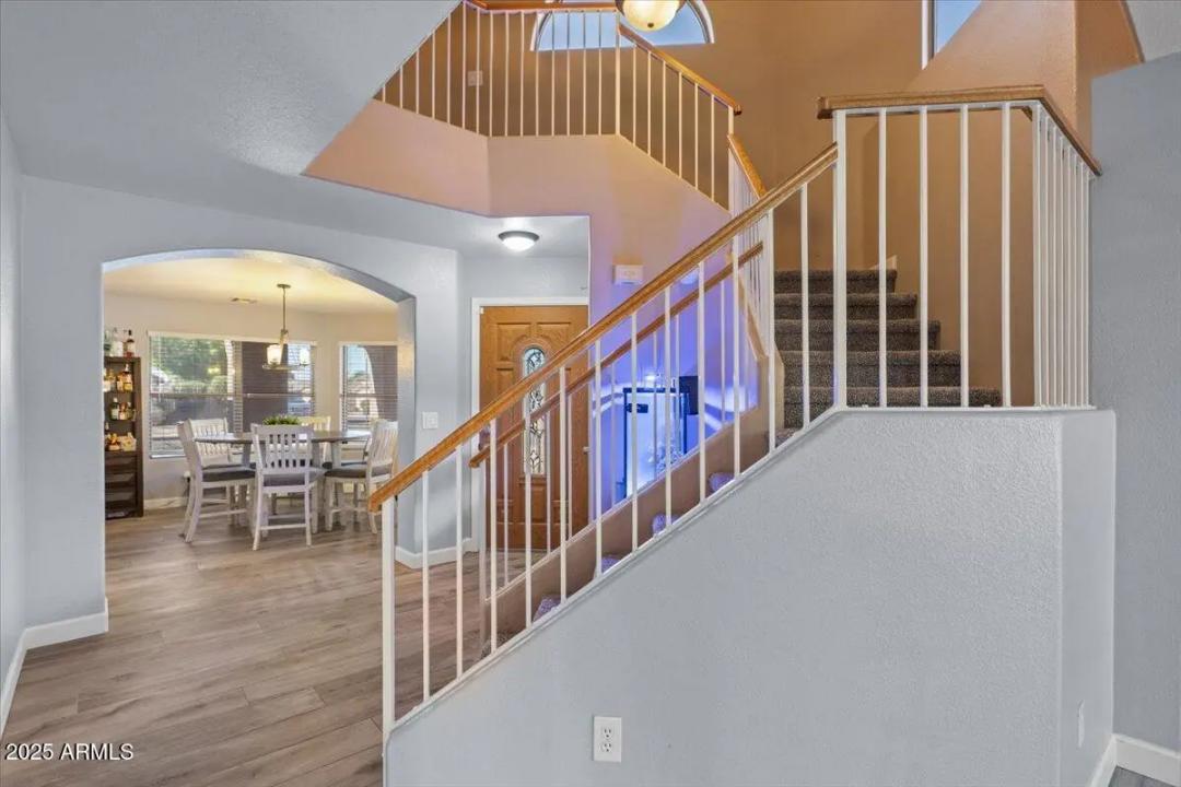 Real Estate Picture 12