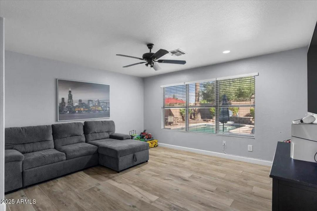 Real Estate Picture 13