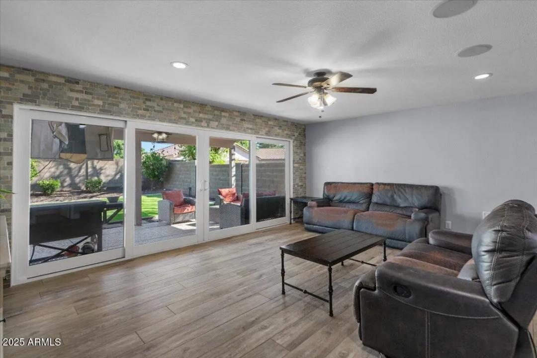 Real Estate Picture 16