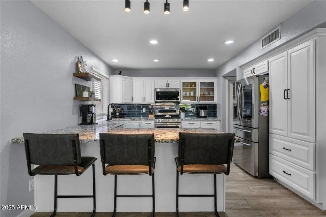 Real Estate Picture 19