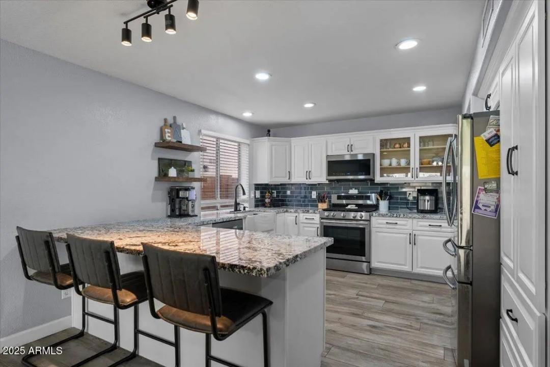 Real Estate Picture 20