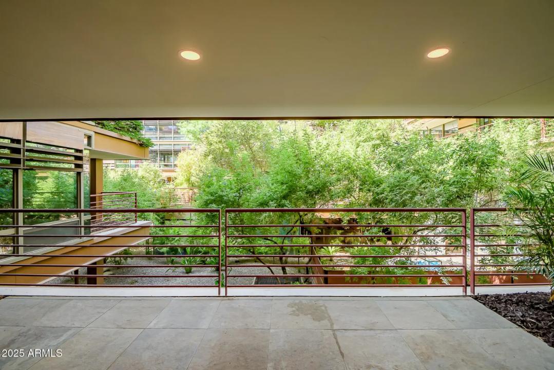 Real Estate Picture 4