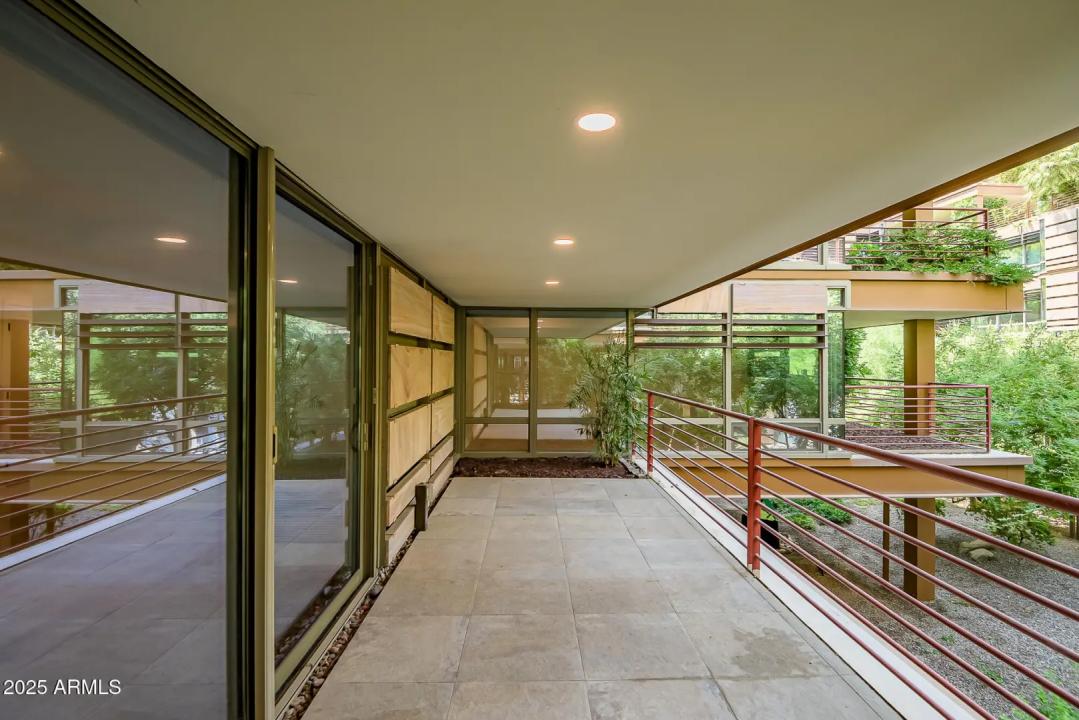 Real Estate Picture 5