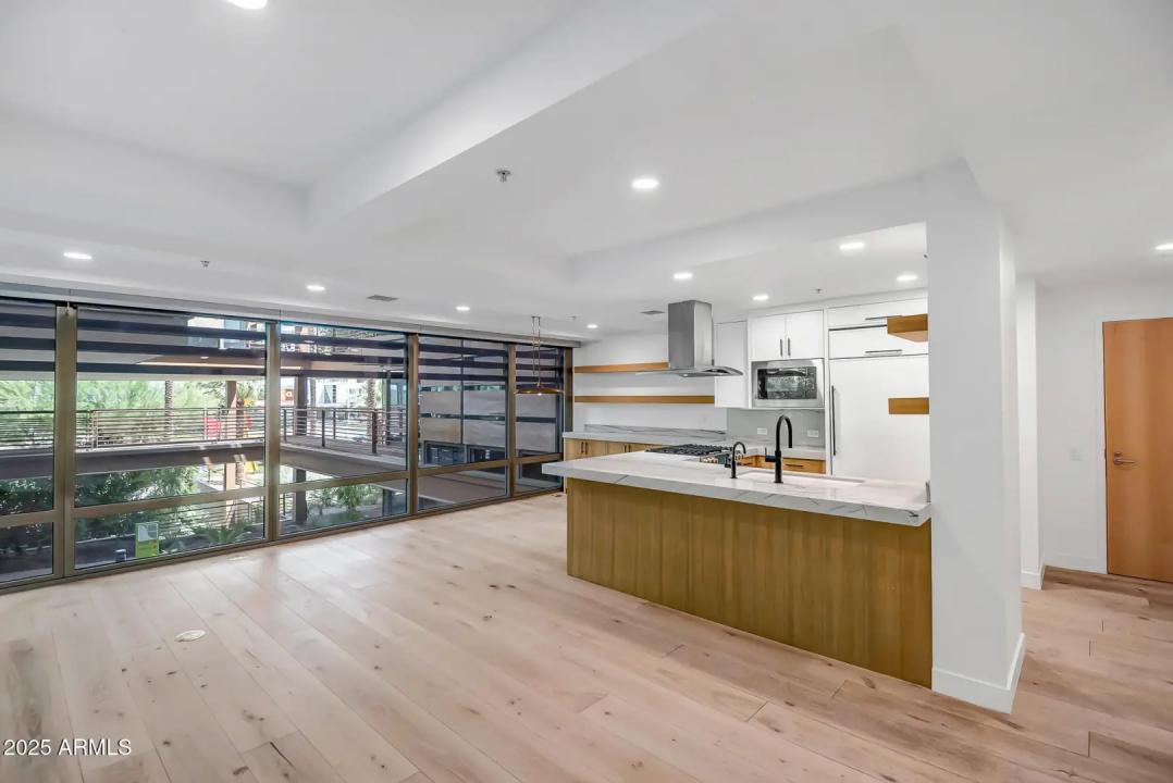 Real Estate Picture 7