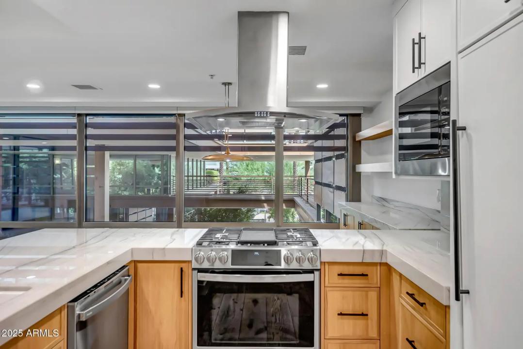 Real Estate Picture 13
