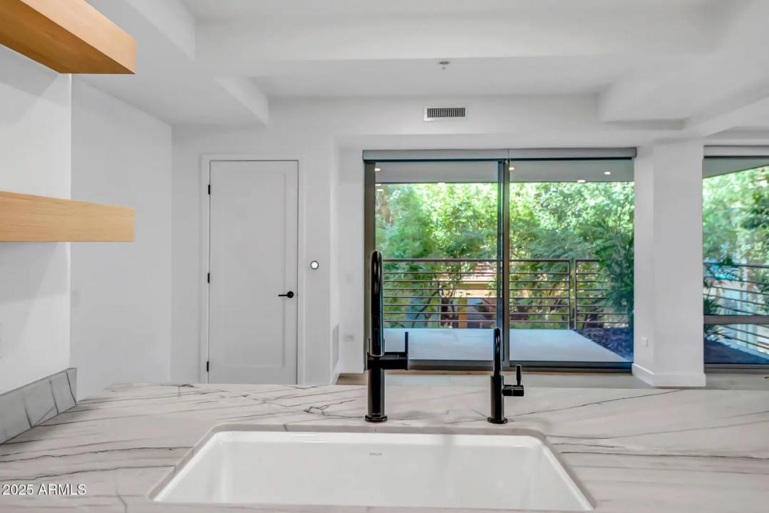 Real Estate Picture 16