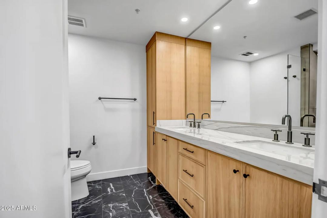 Real Estate Picture 22