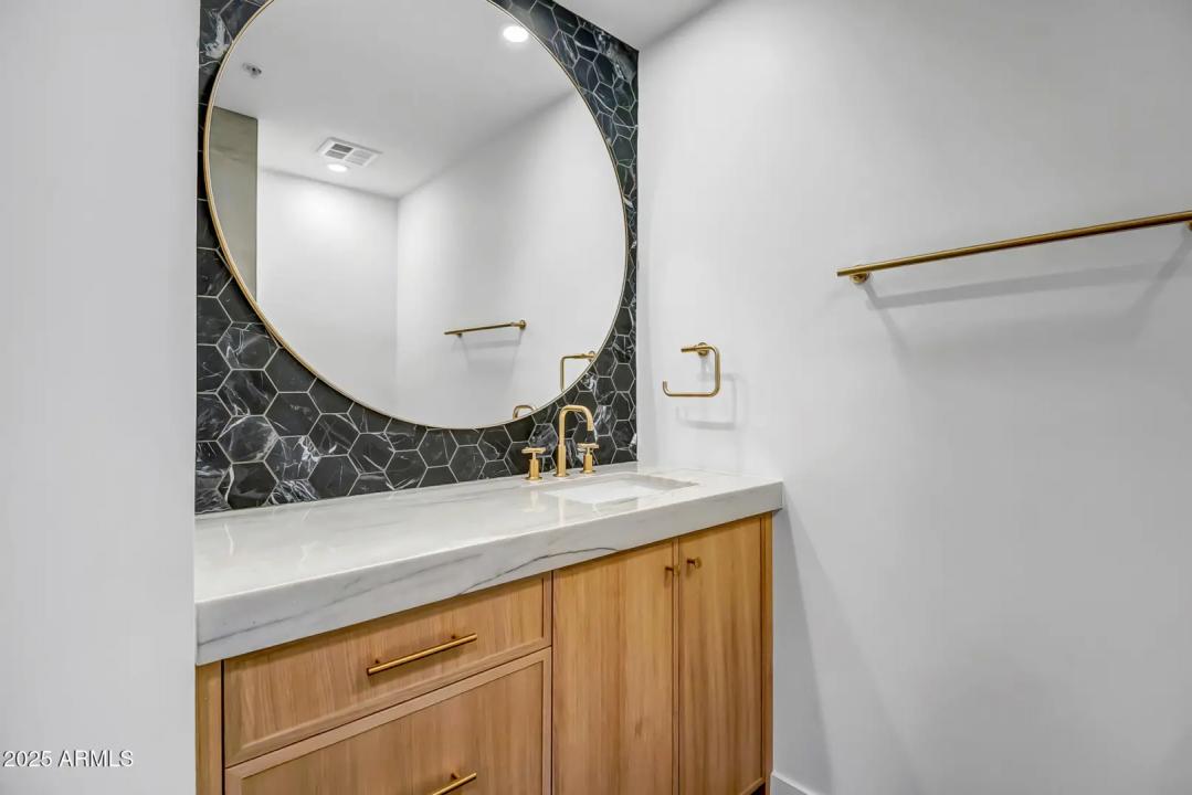 Real Estate Picture 26