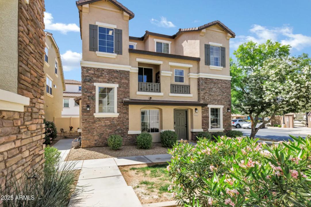 Real Estate Picture 1