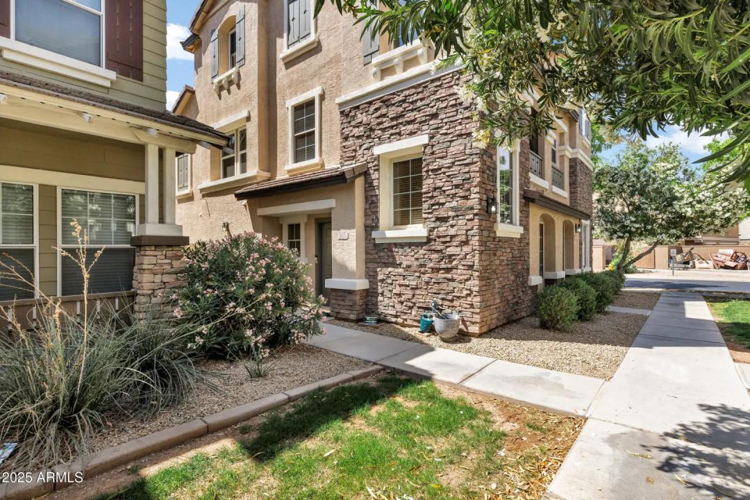 Real Estate Picture 2