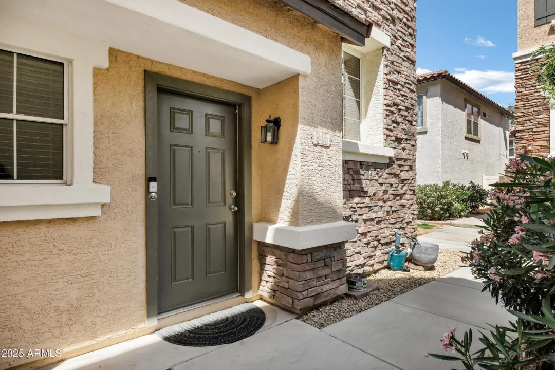 Real Estate Picture 5