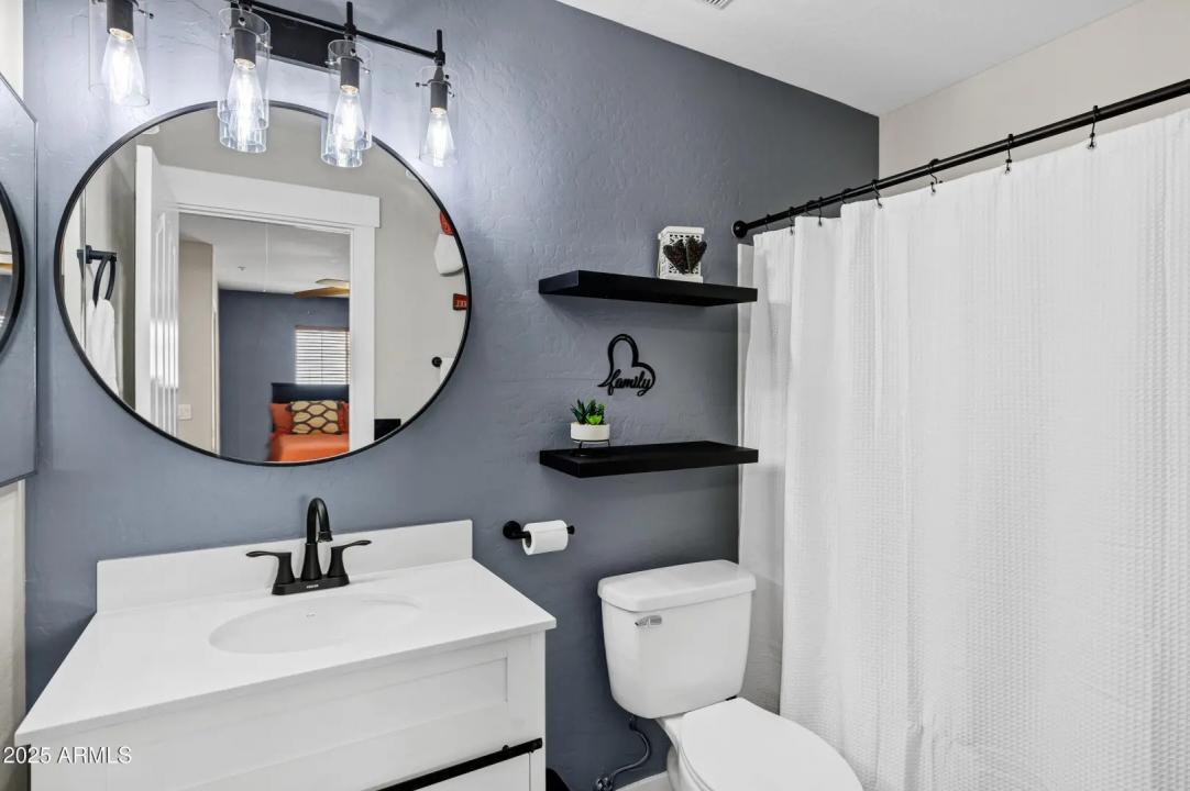 Real Estate Picture 9