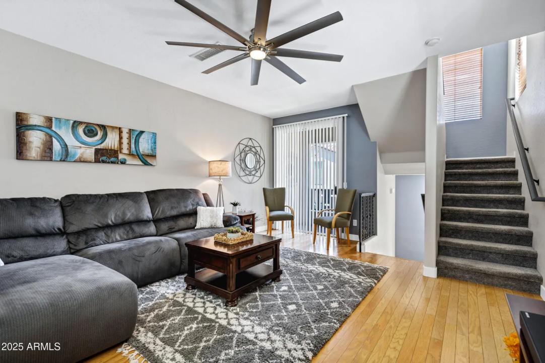 Real Estate Picture 11