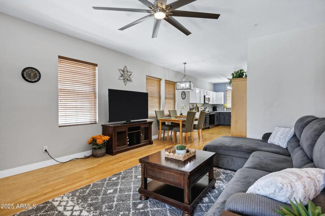 Real Estate Picture 12