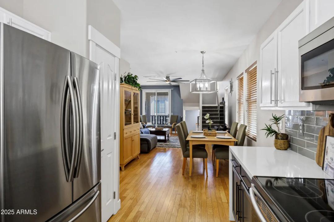 Real Estate Picture 18