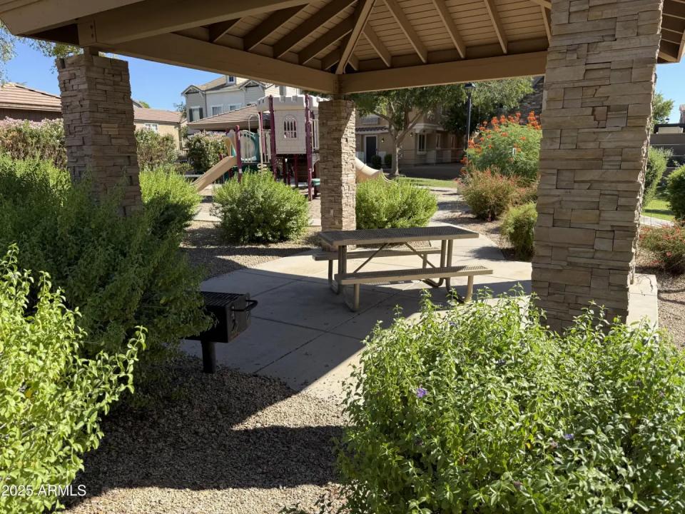 Real Estate Picture 31