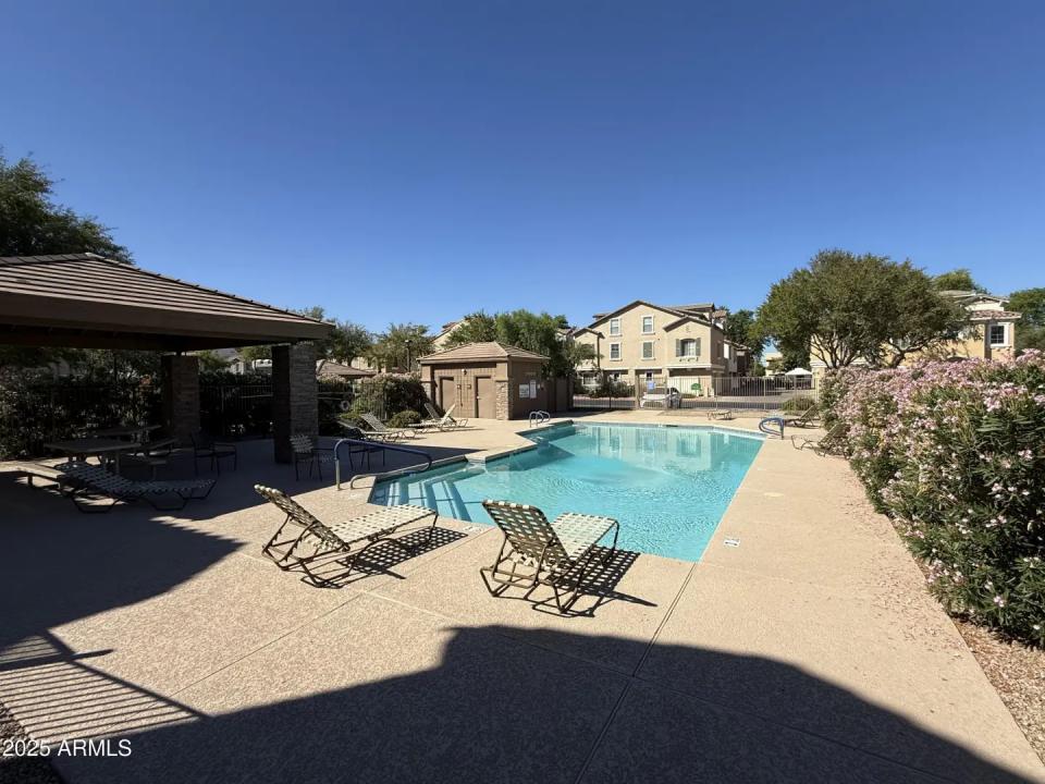 Real Estate Picture 33