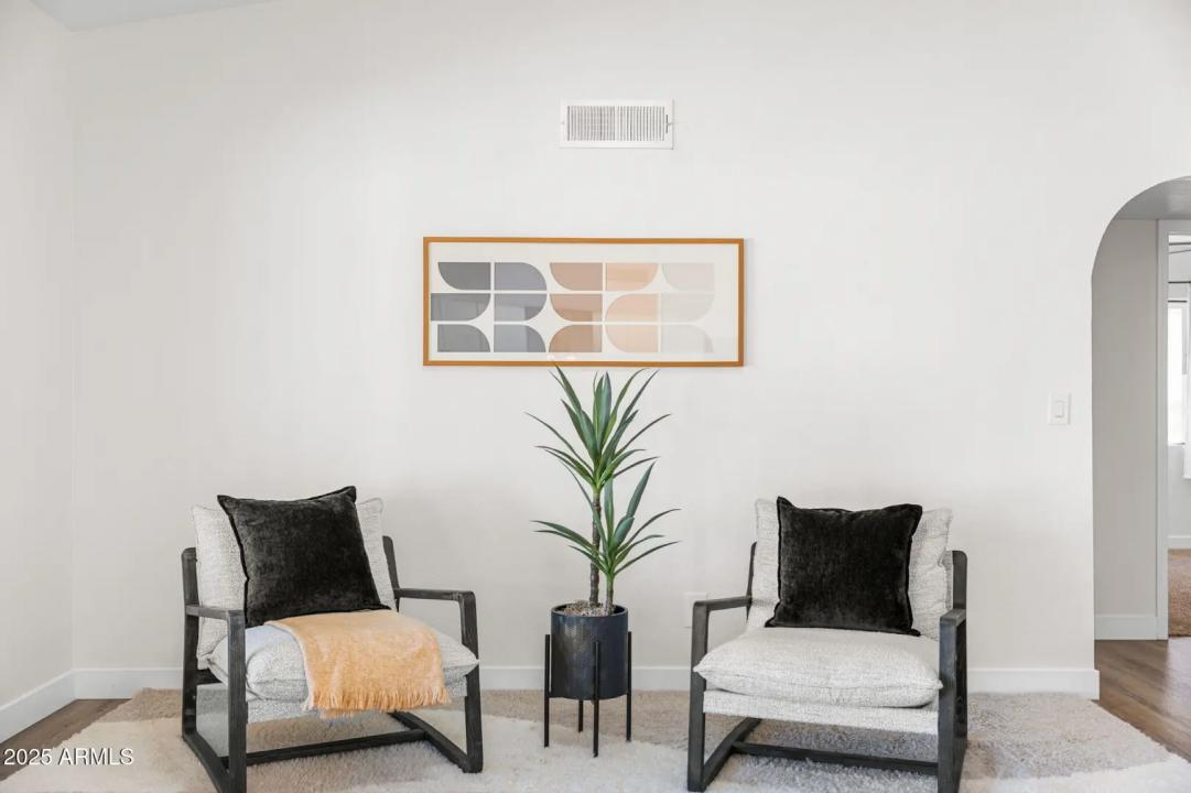 Real Estate Picture 15