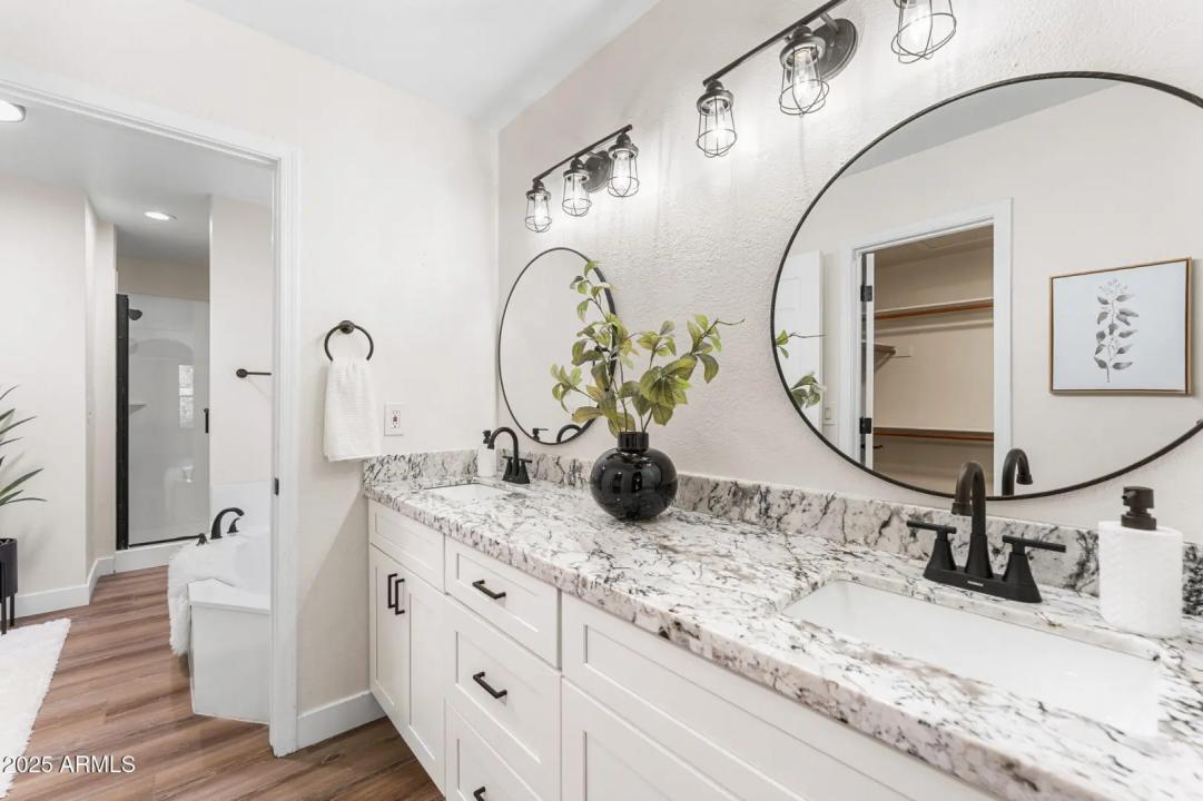 Real Estate Picture 26