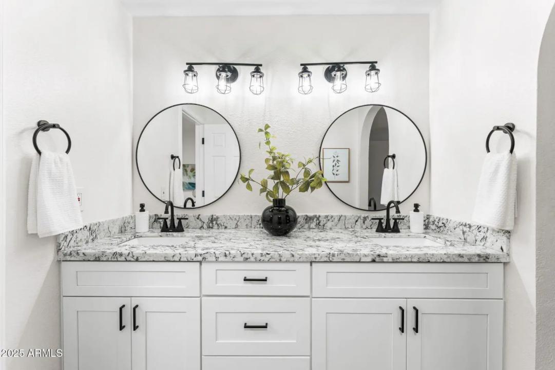 Real Estate Picture 27