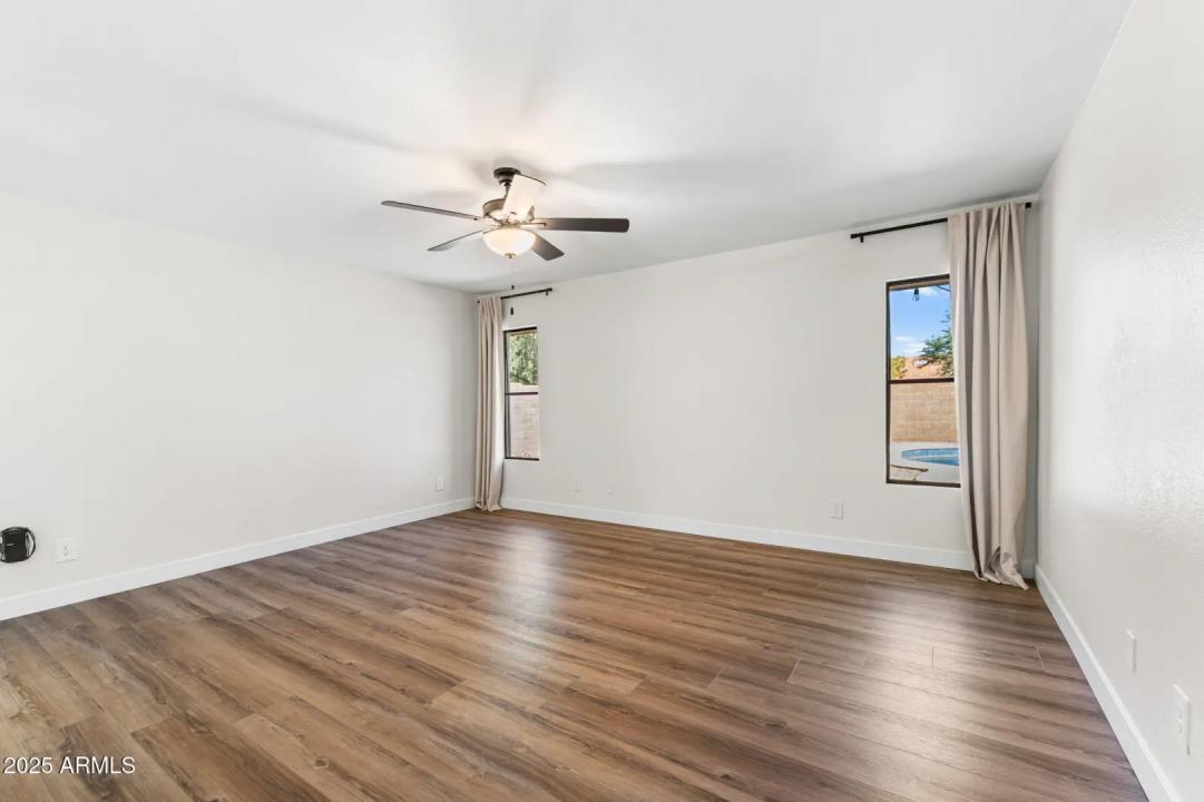 Real Estate Picture 33