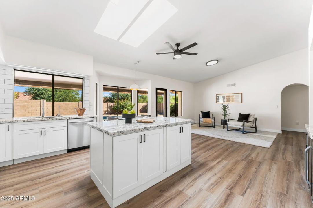 Real Estate Picture 9