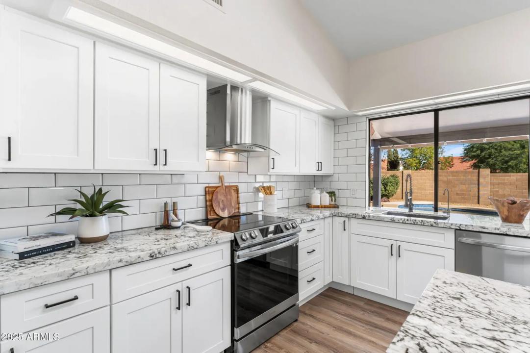 Real Estate Picture 7