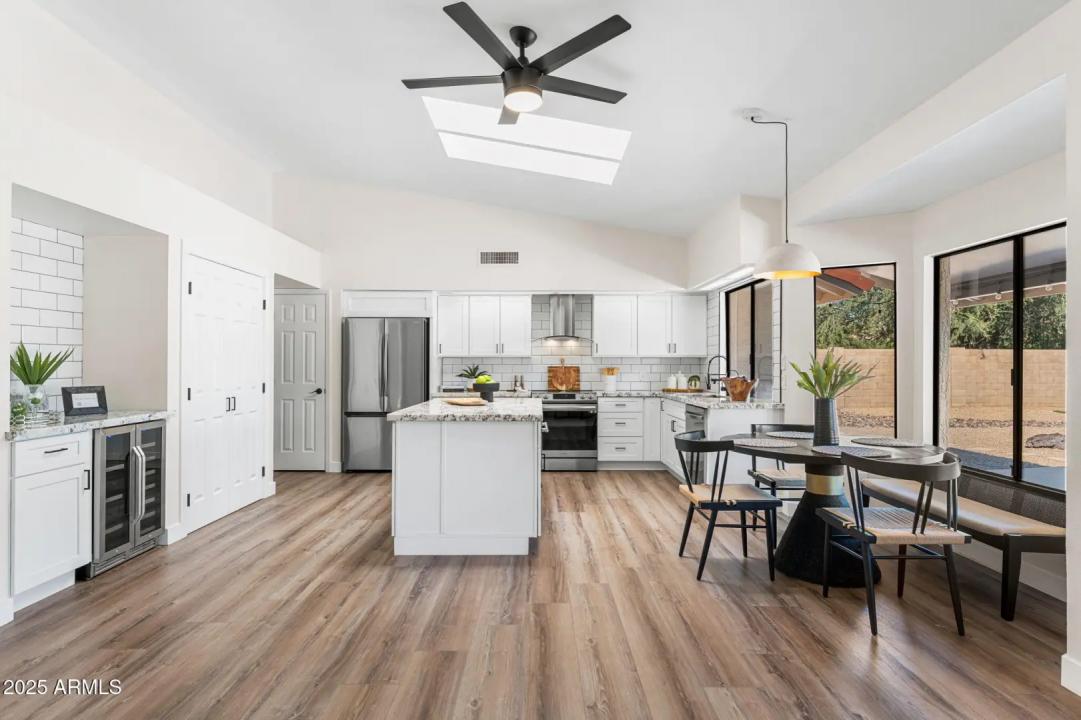 Real Estate Picture 12