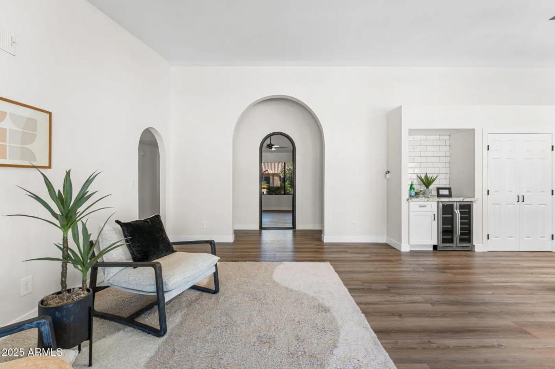 Real Estate Picture 13