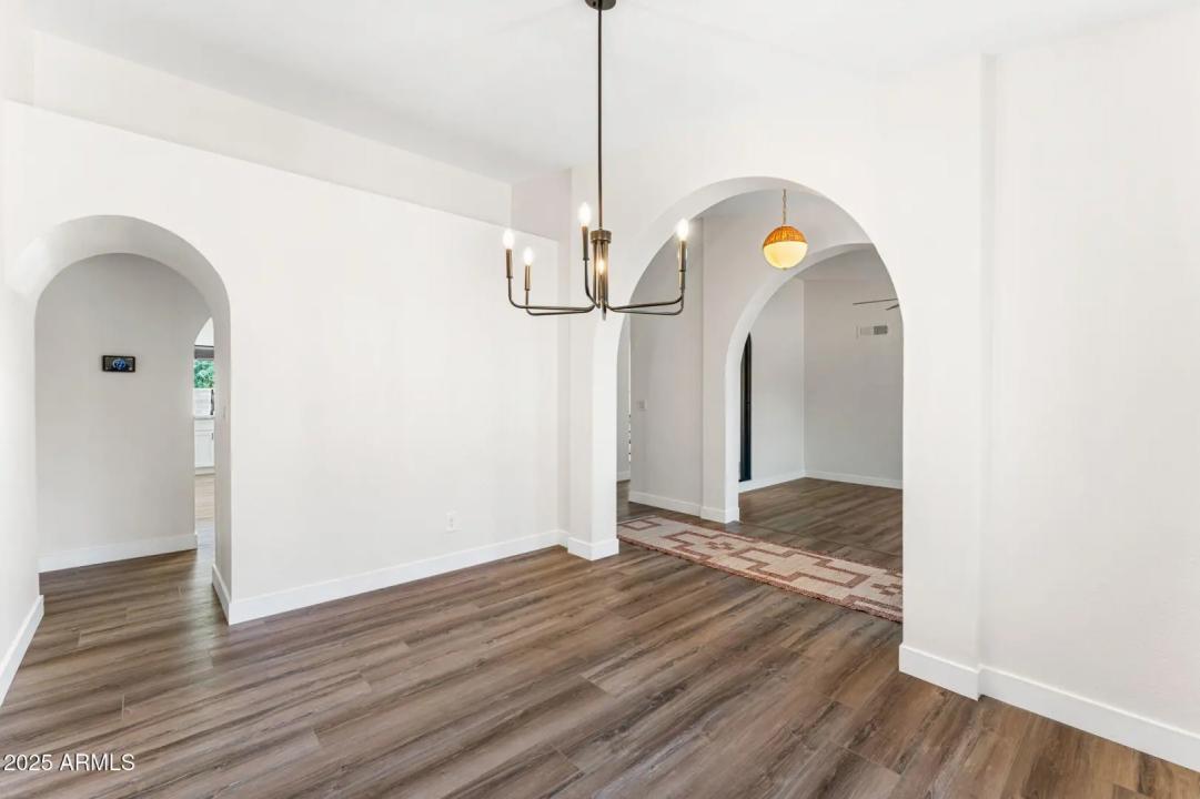 Real Estate Picture 18