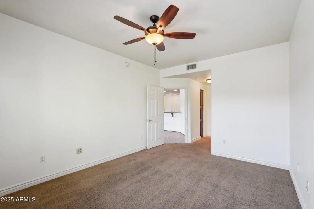 Real Estate Picture 8