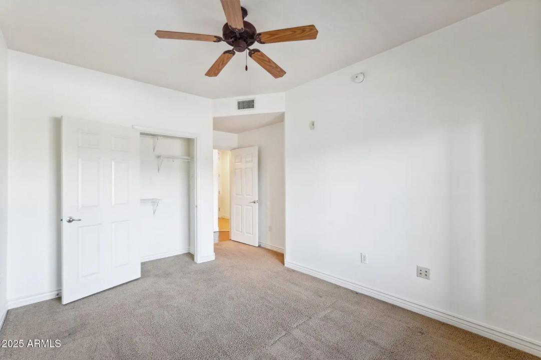 Real Estate Picture 14