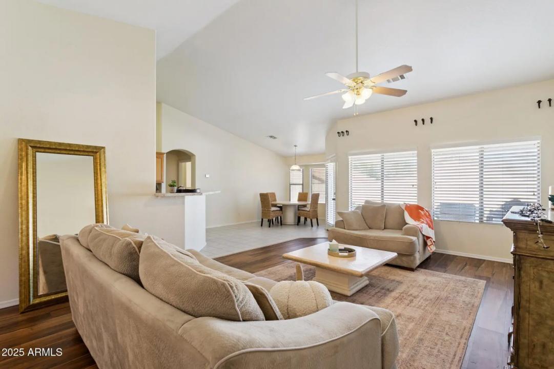 Real Estate Picture 5