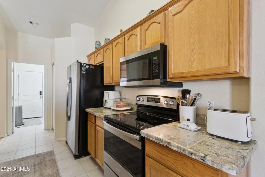 Real Estate Picture 11