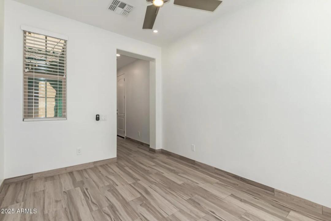 Real Estate Picture 5