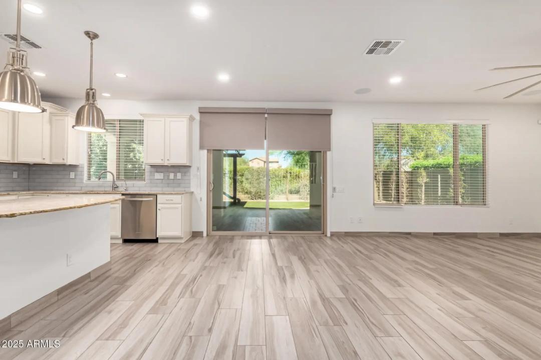 Real Estate Picture 6