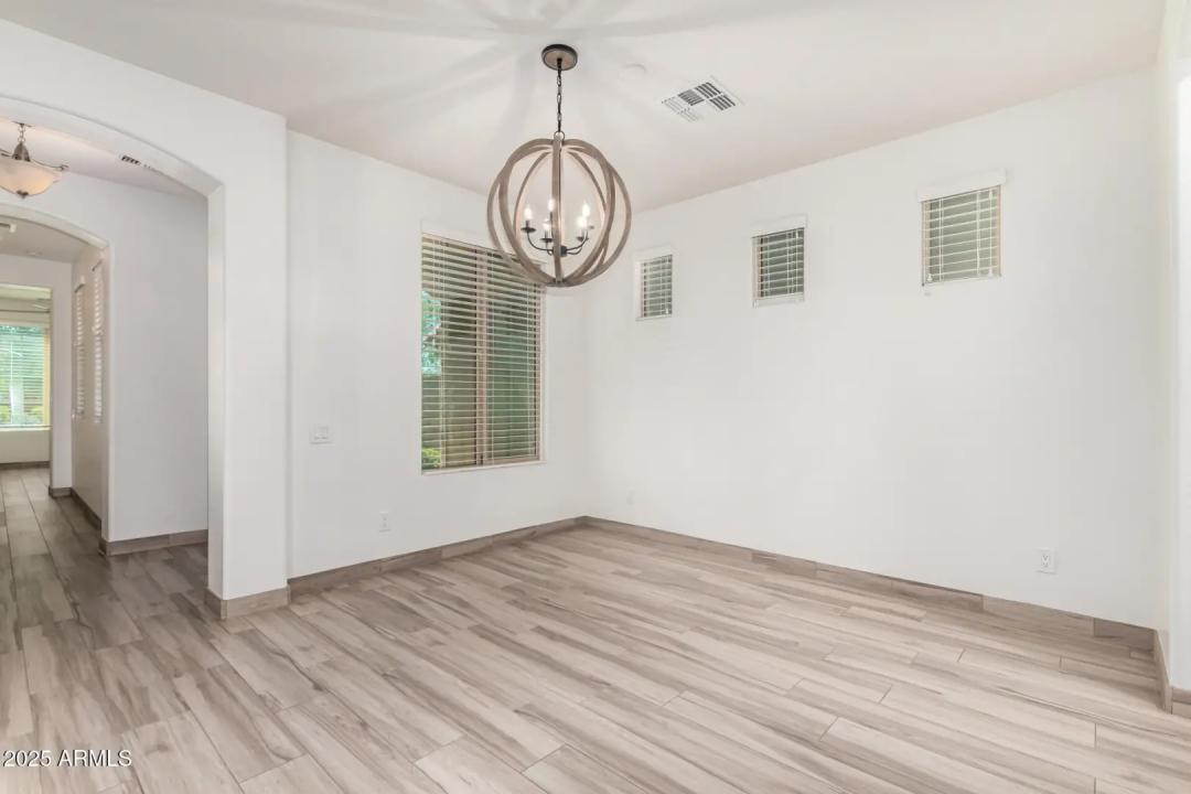 Real Estate Picture 9