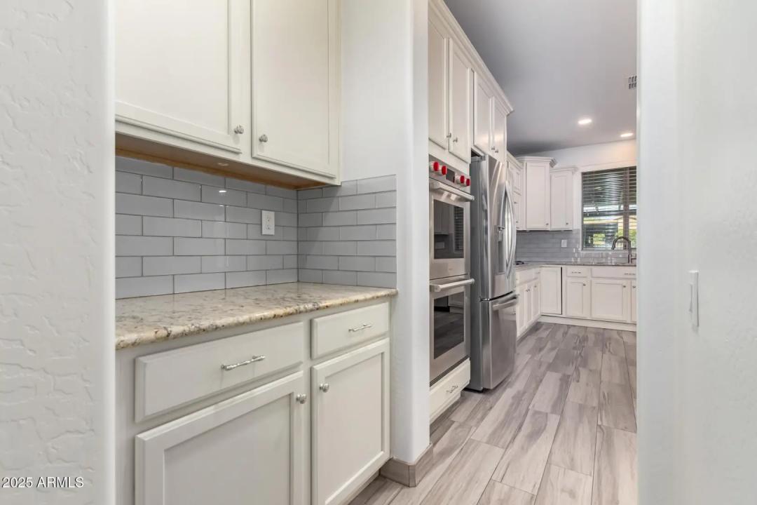 Real Estate Picture 14