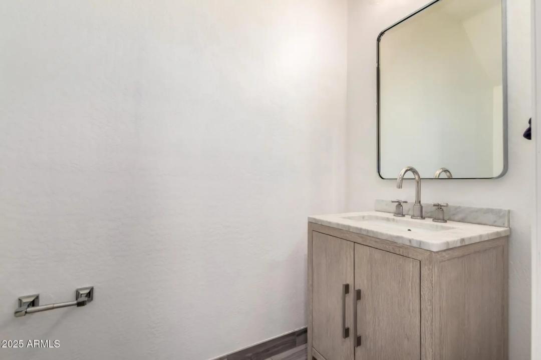 Real Estate Picture 16