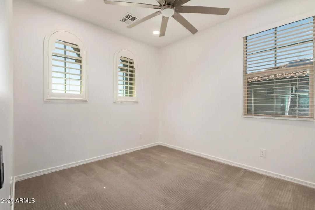 Real Estate Picture 24