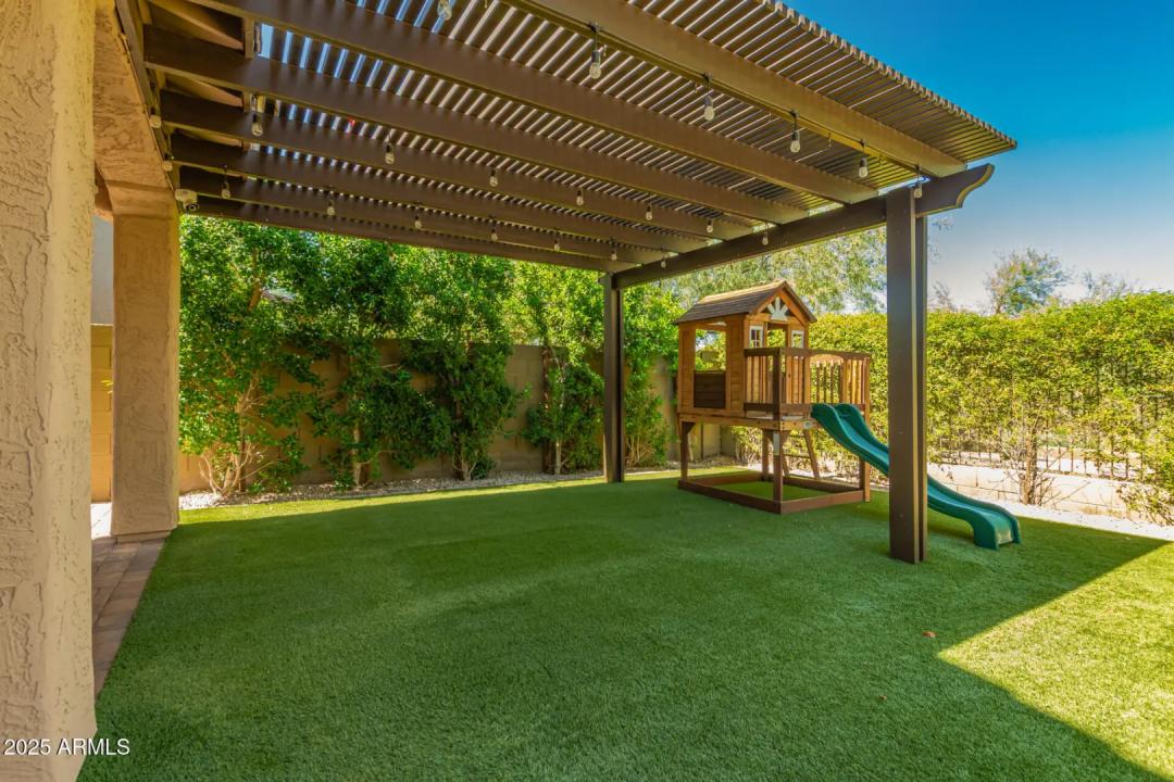 Real Estate Picture 36