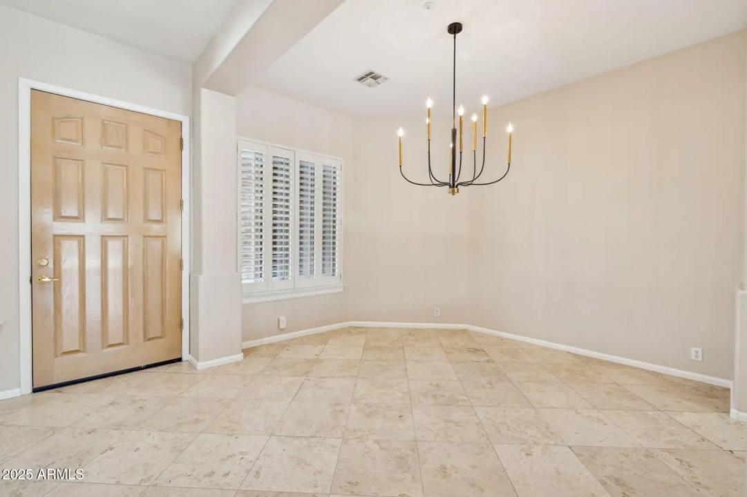 Real Estate Picture 7